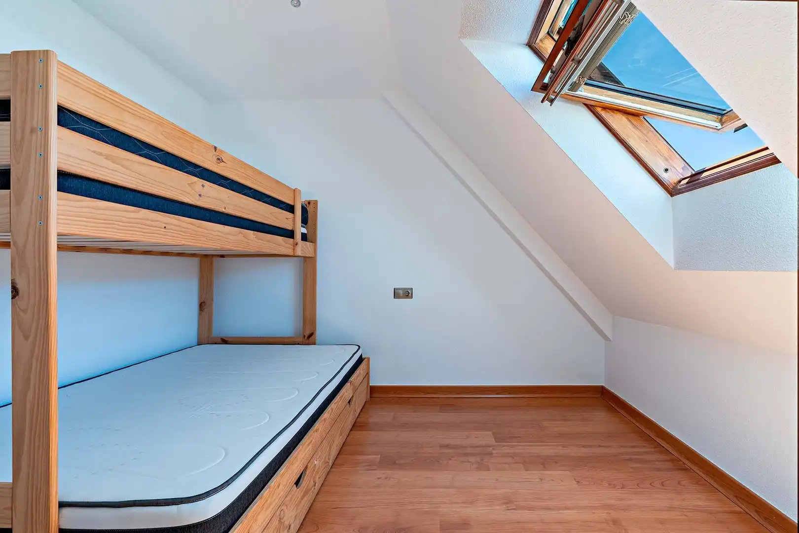 Bedroom of Flat for sale in Roquetas de Mar  with Air Conditioner, Parquet flooring and Terrace