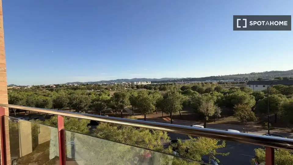 Terrassa de Pis per a compartir en Sabadell amb Aire condicionat, Calefacció i Moblat