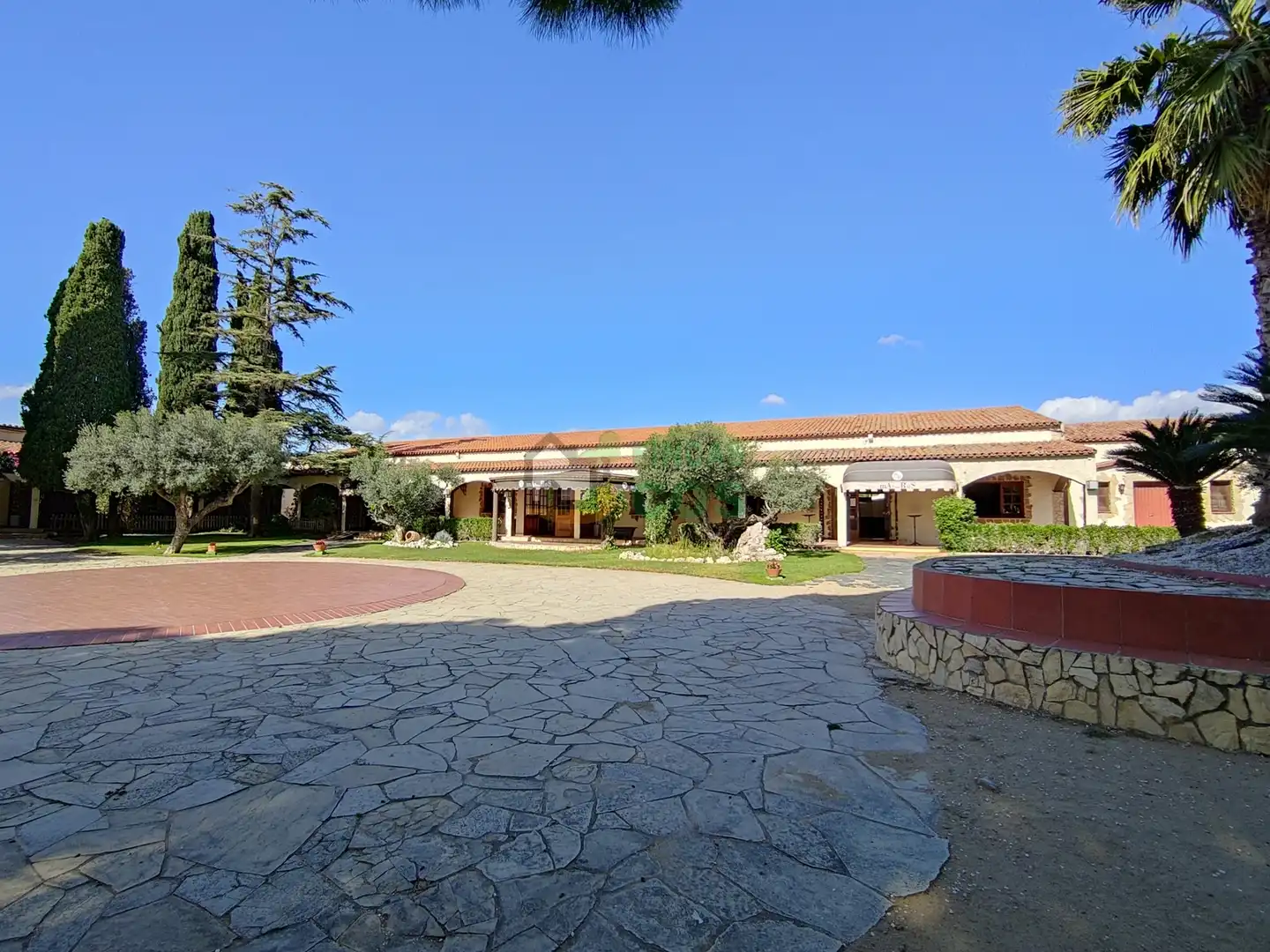House with pool for sale in Riudoms