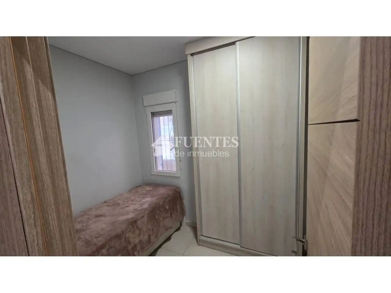Dormitori de Local en venda en Torrevieja amb Aire condicionat