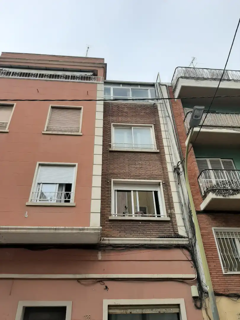 Vista exterior de Piso en venta en Barcelona