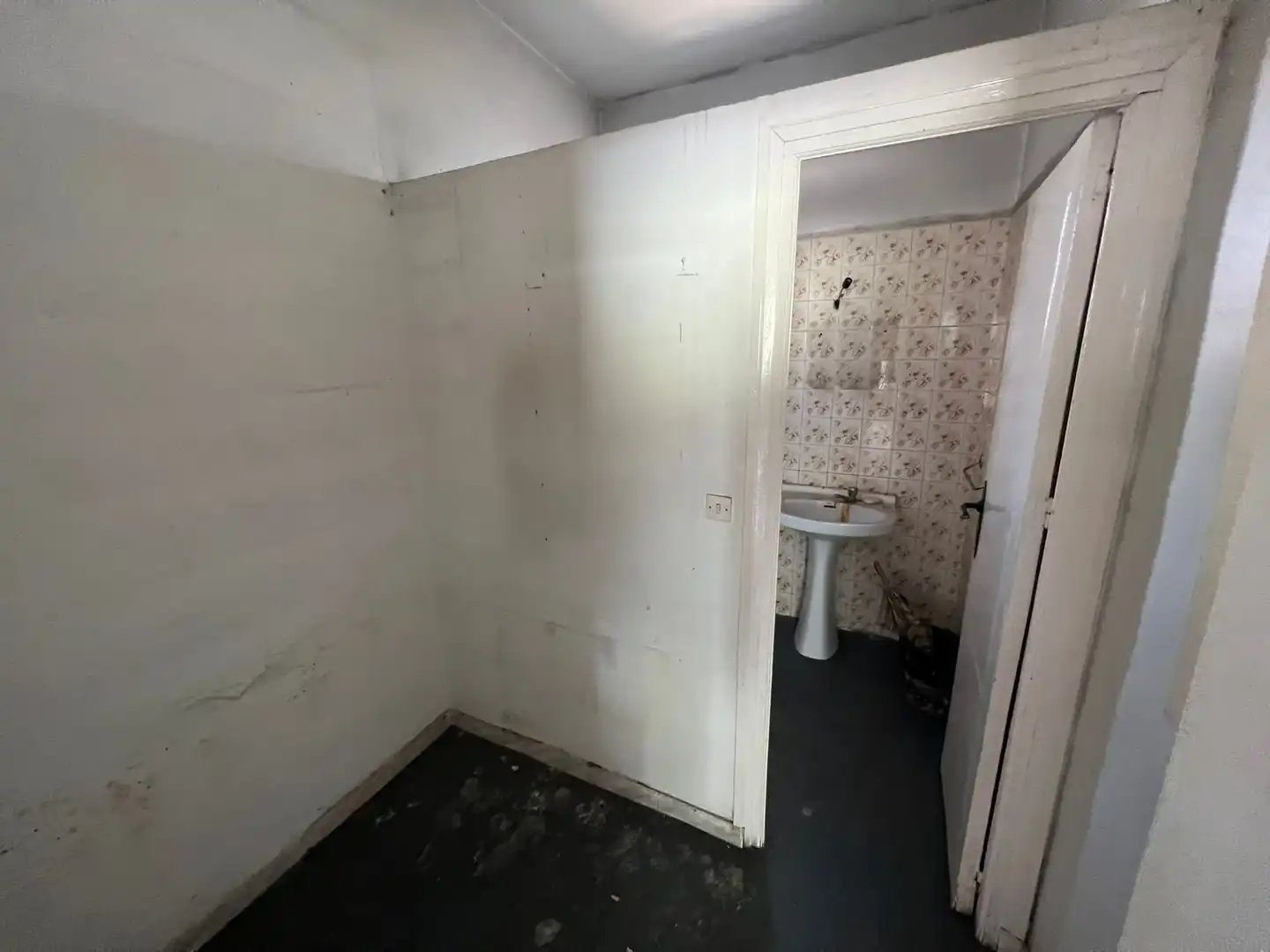 Baño de Local en venta en Ávila