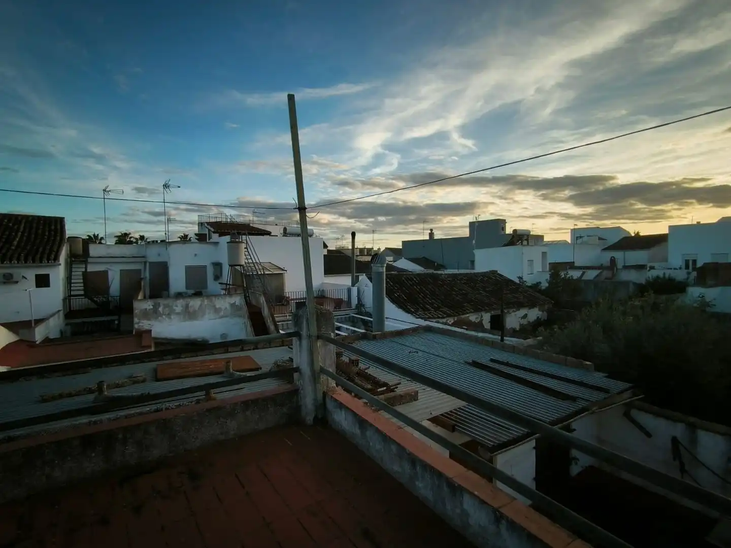 Vista exterior de Casa adosada en venda en Alcolea del Río