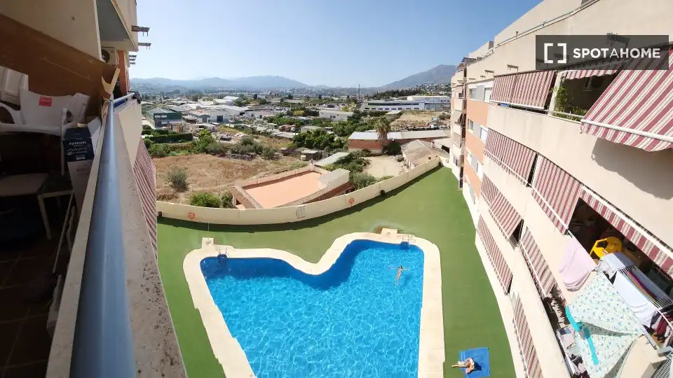 Schwimmbecken von Wohnung zur untervermieten in Mijas mit Klimaanlage, Terrasse und Möbliert