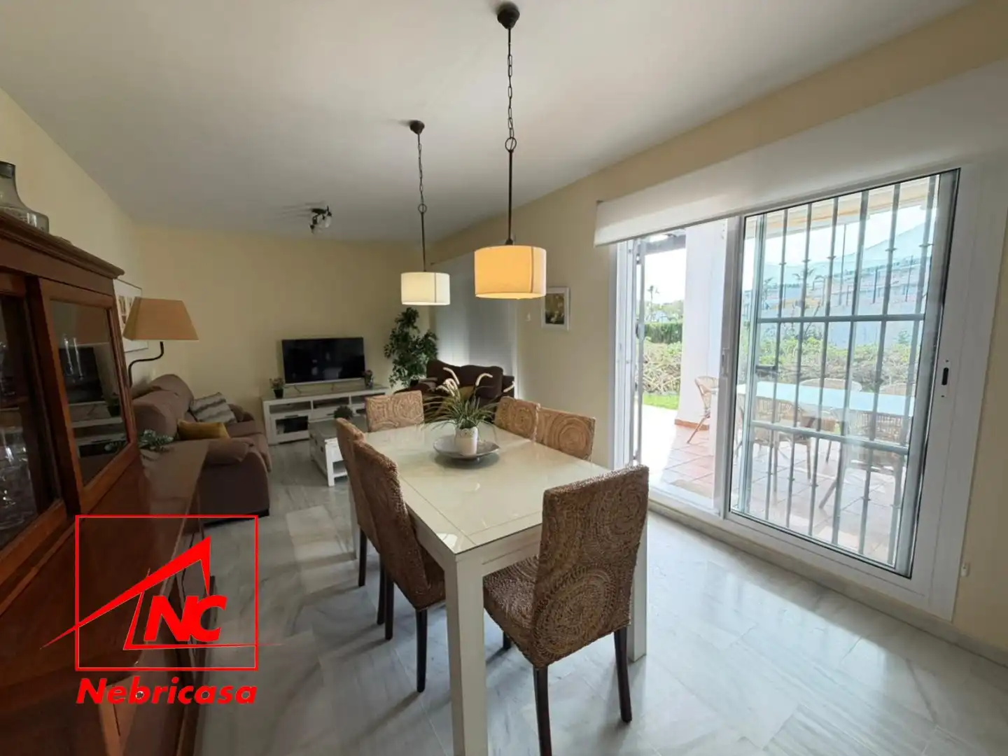 Comedor de Piso en venta en Chipiona con Aire acondicionado, Trastero y Piscina