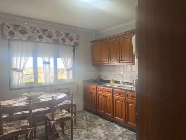 Cuina de Casa o xalet en venda en Castropol amb Calefacció, Jardí privat i Parquet