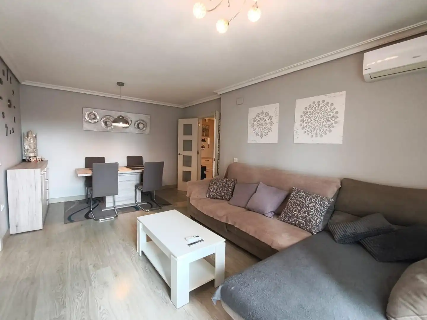 Sala de estar de Apartamento en venta en Benidorm con Aire acondicionado y Terraza