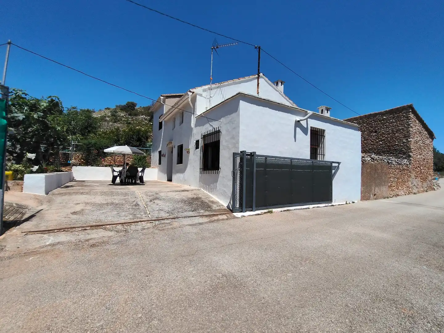 Vista exterior de Finca rústica en venda en Simat de la Valldigna amb Jardí privat, Traster i Piscina