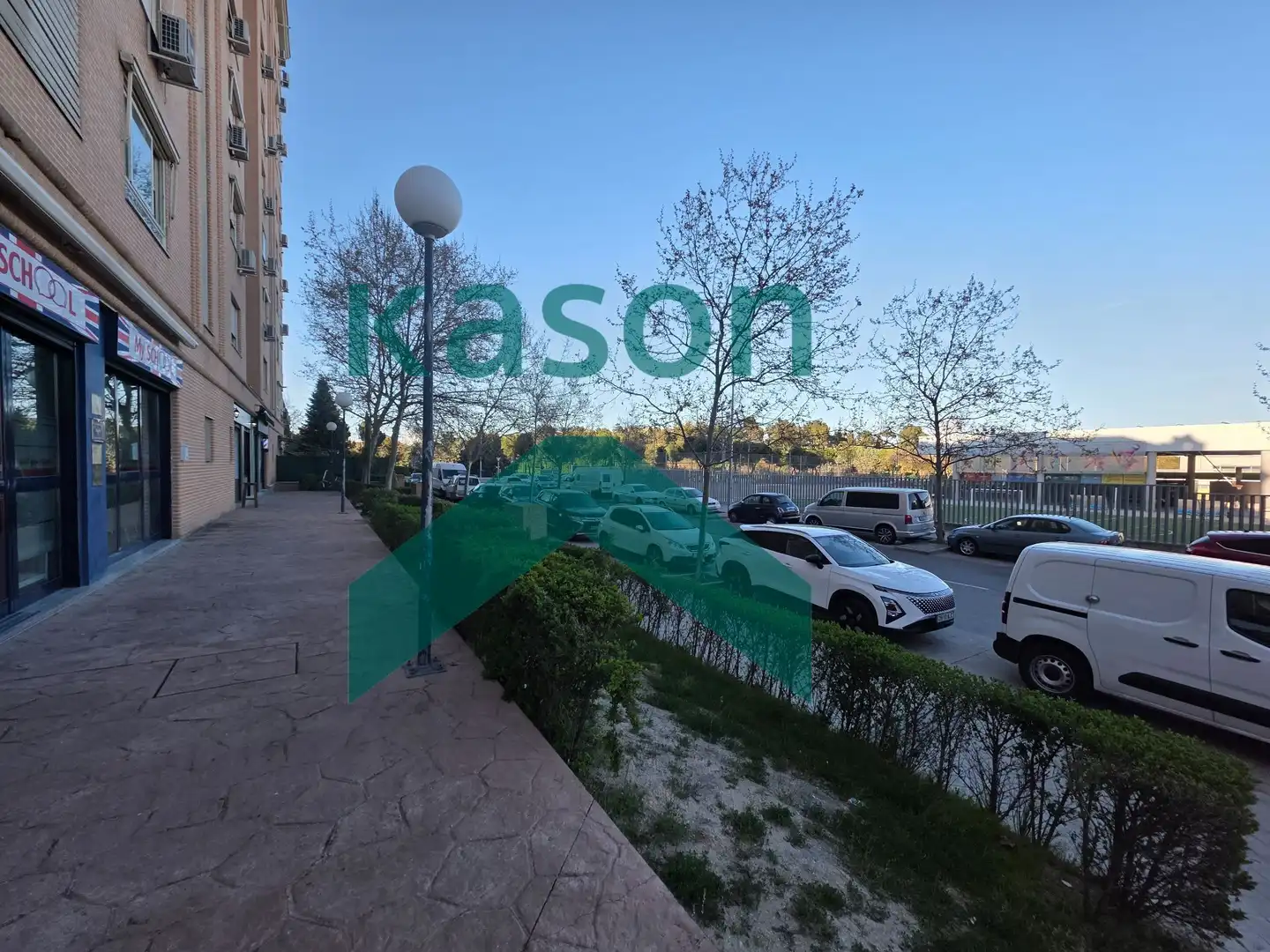 Exterior view of Commercial properties for rent in Madrid  with Air Conditioner
