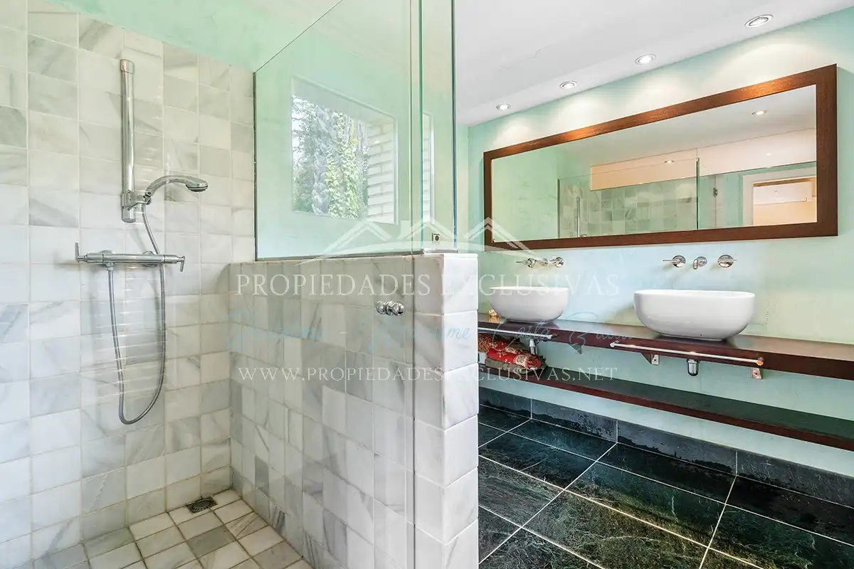 Badezimmer von Haus oder Chalet zum Verkauf in Alella mit Klimaanlage, Heizung und Privatgarten