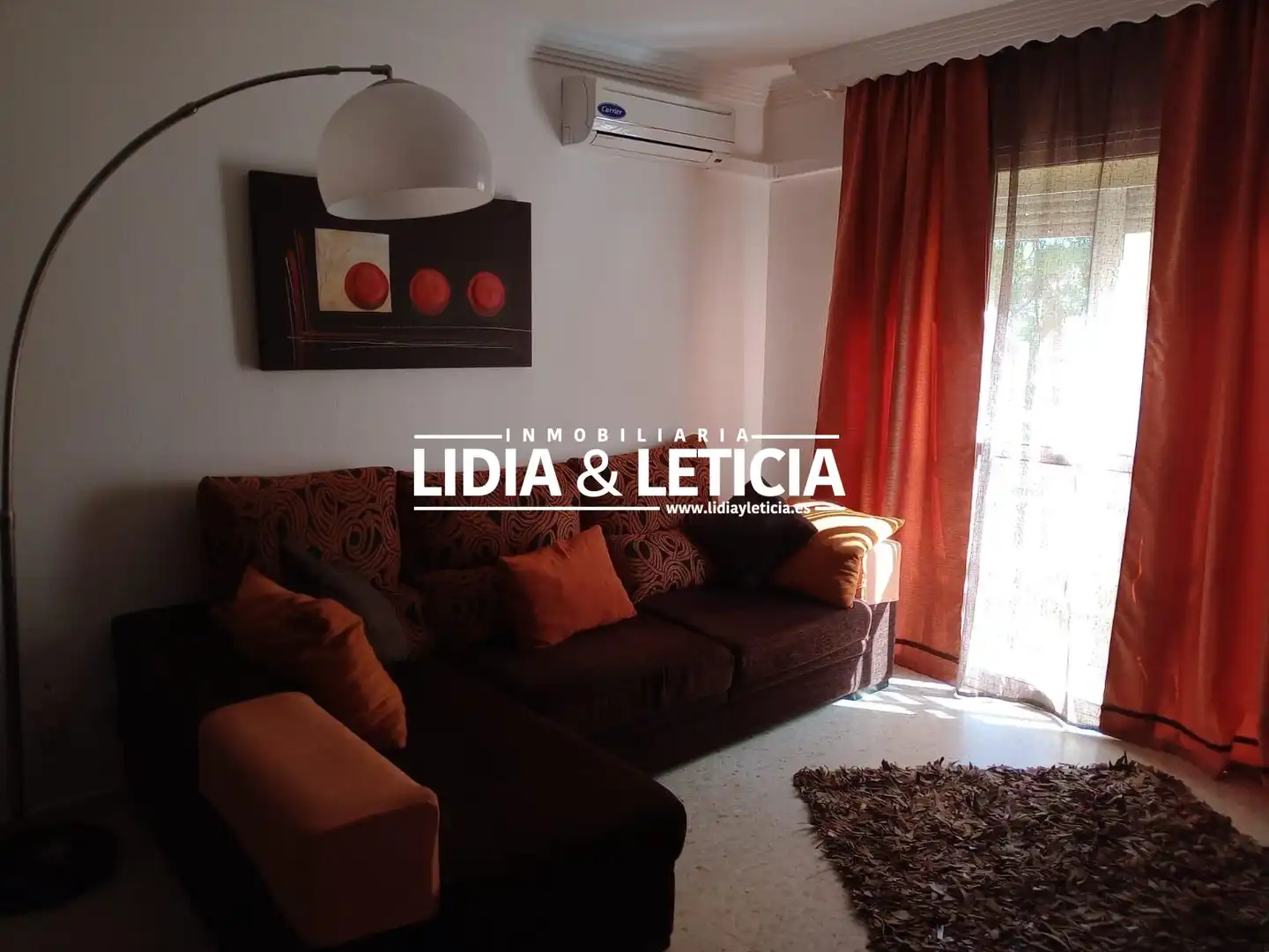 Sala d'estar de Pis en venda en Alcalá de Guadaira amb Aire condicionat, Calefacció i Jardí privat