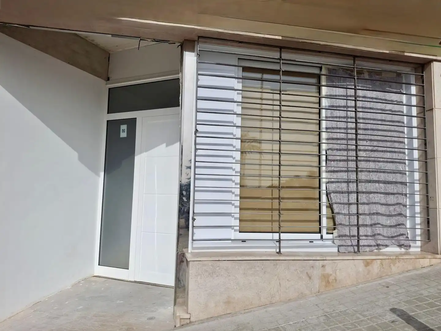 Außenansicht von Erdgeschoss zum Verkauf in Mataró mit Heizung, Parkett und Abstellraum