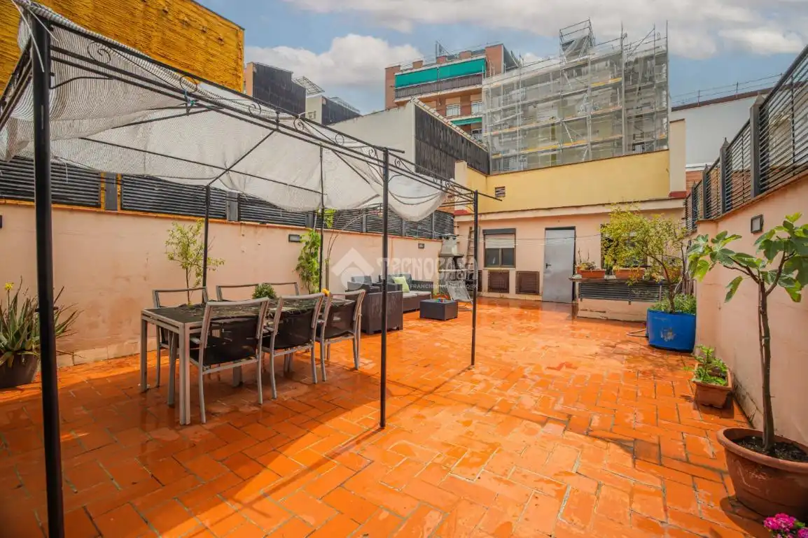 Terraza de Piso en venta en Santa Coloma de Gramenet