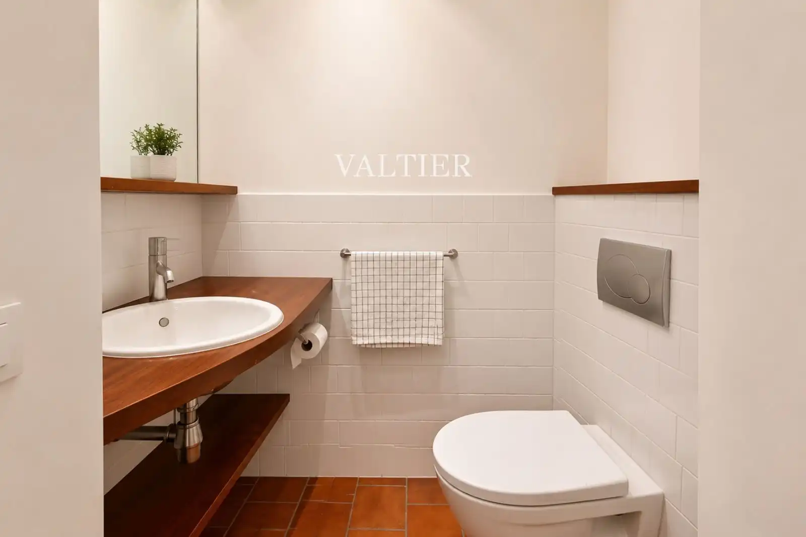 Badezimmer von Wohnung zur Miete in Madrid mit Klimaanlage, Abstellraum und Möbliert