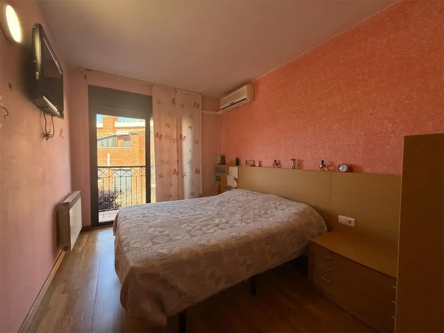 Dormitori de Casa adosada en venda en Sant Andreu de la Barca amb Aire condicionat, Piscina i Balcó
