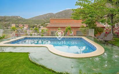 Swimming pool of House or chalet for sale in Castelldefels  with Air Conditioner, Heating and Private garden