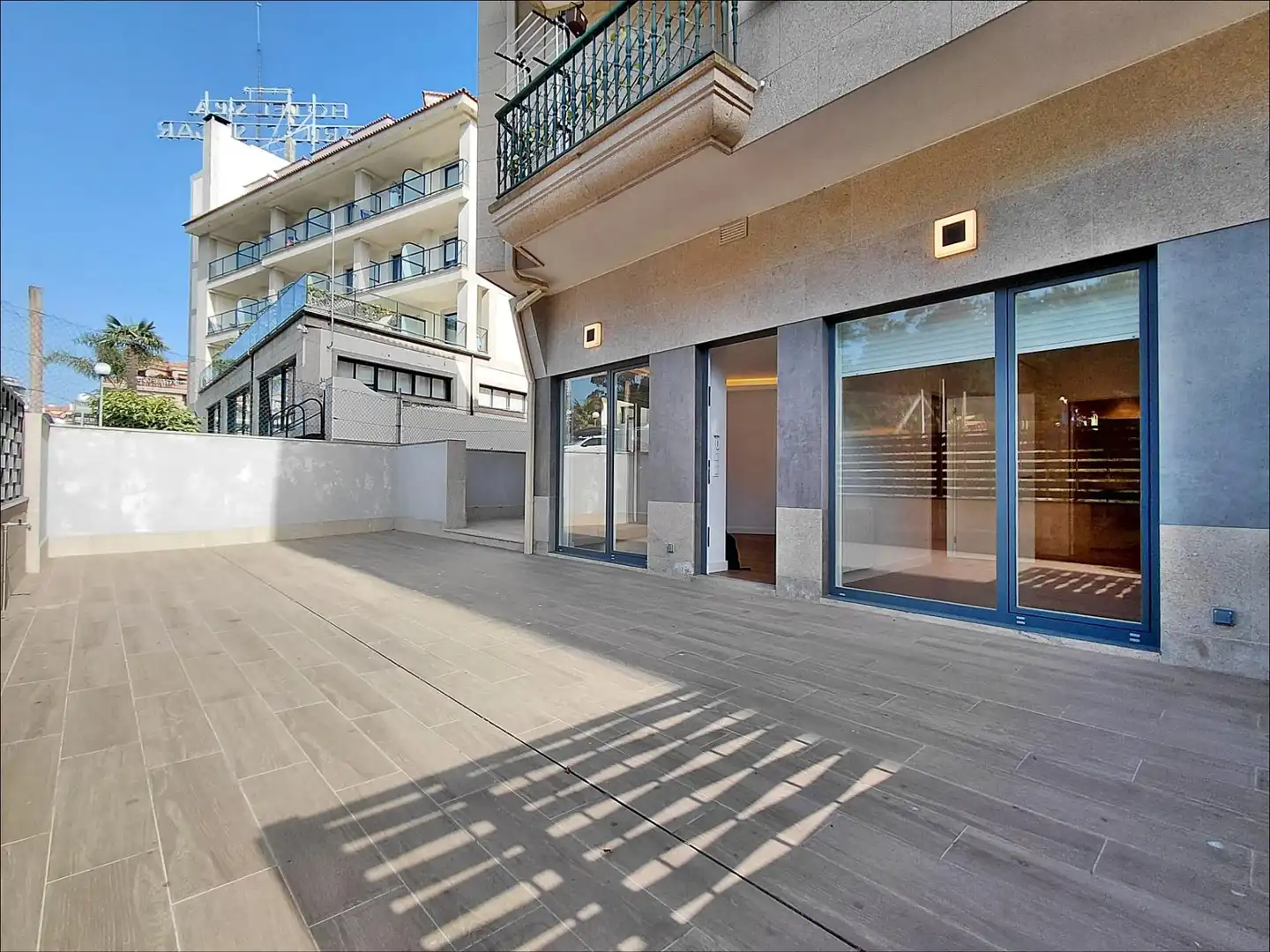 Terrasse von Erdgeschoss zum Verkauf in Sanxenxo mit Heizung, Terrasse und Möbliert