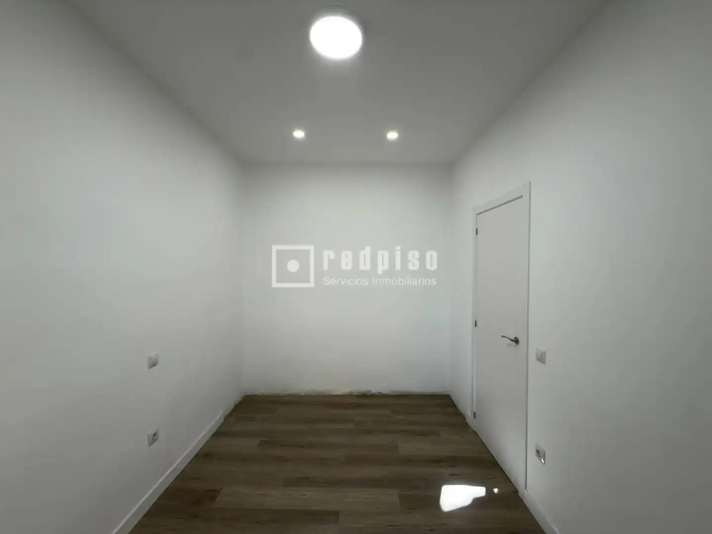 Piso en venta en Madrid con Calefacción y Terraza