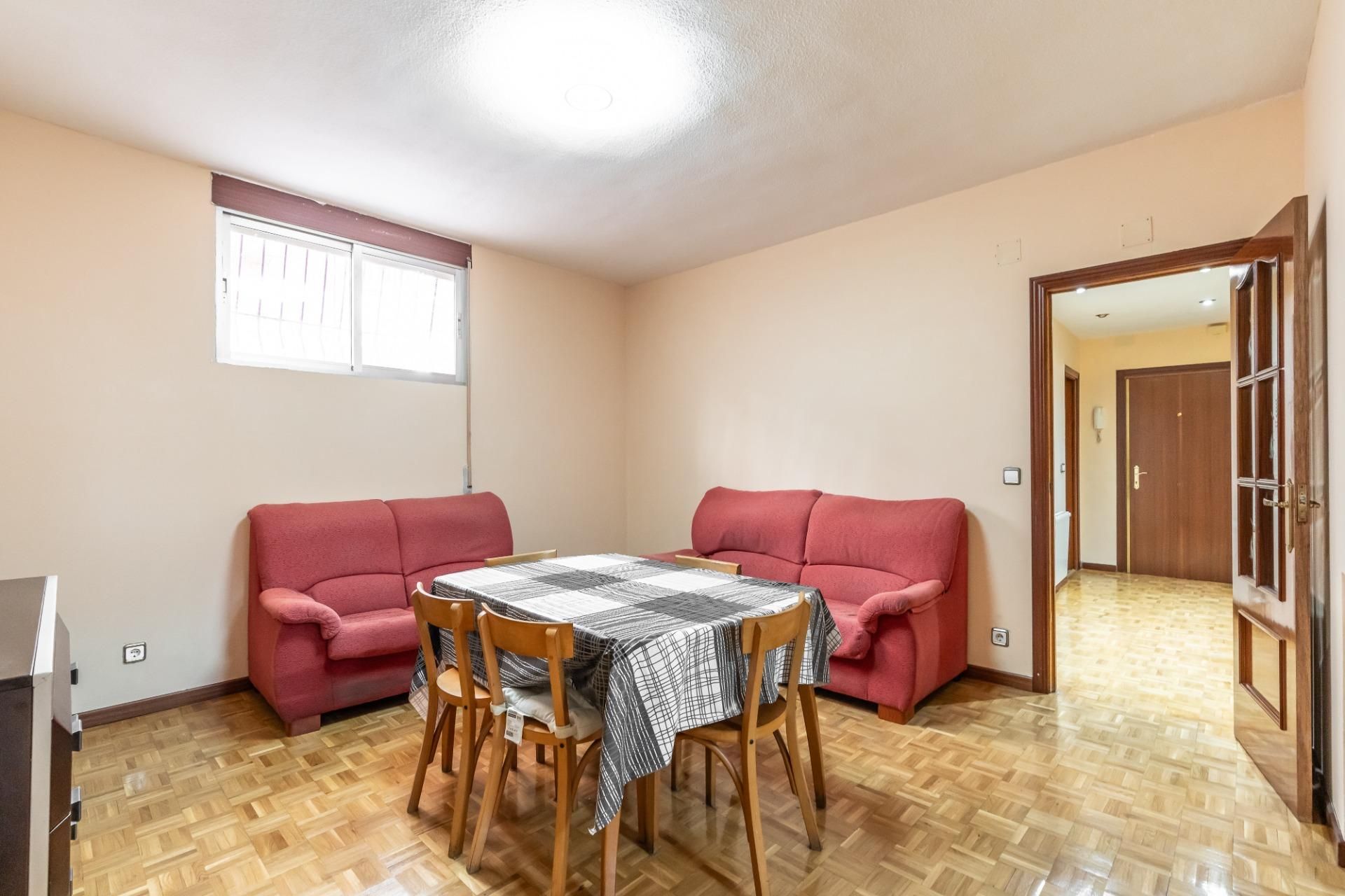 Living room of Flat for sale in  Madrid Capital