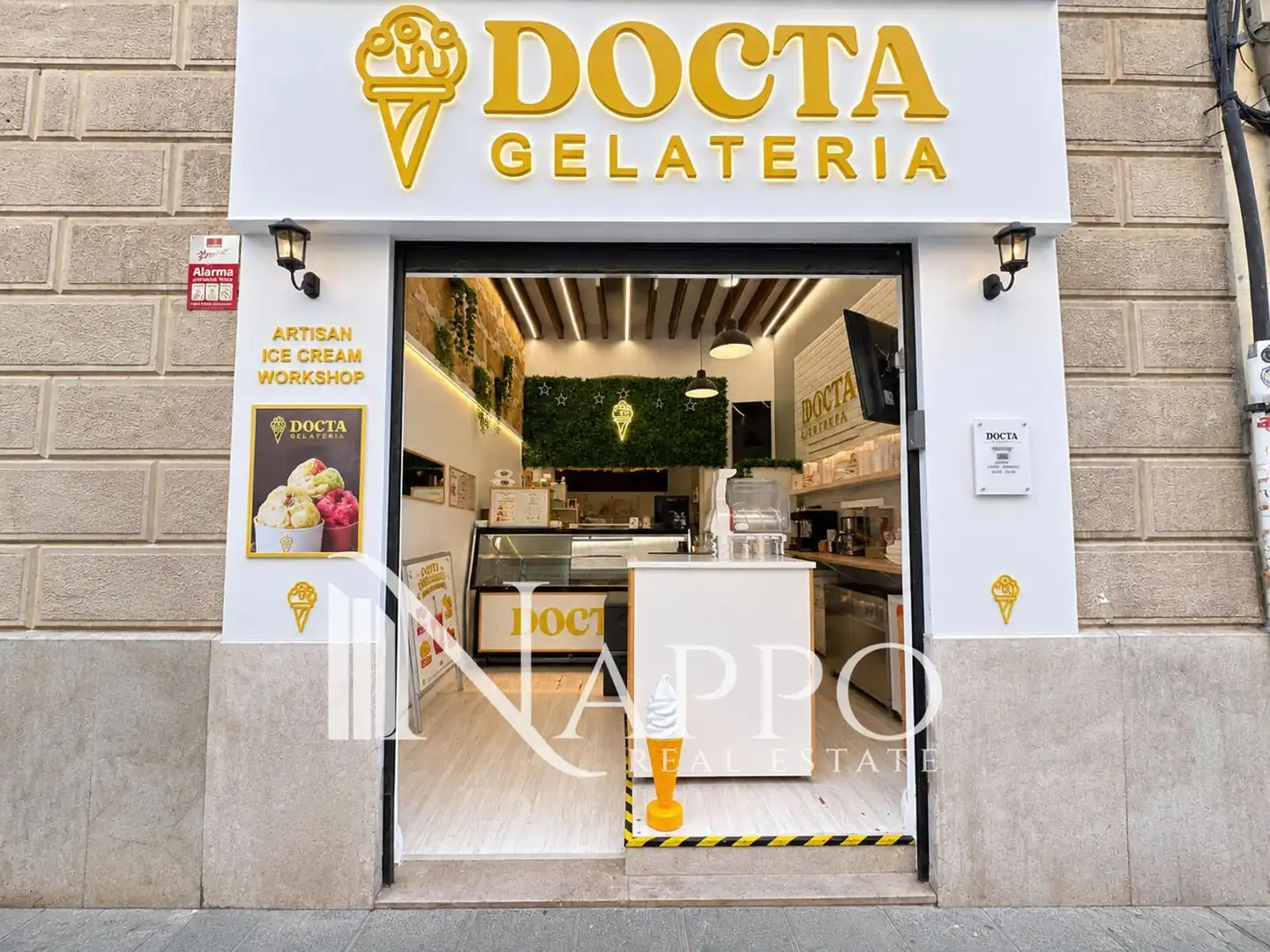 Local comercial en traspàs a Oms, imagen 2