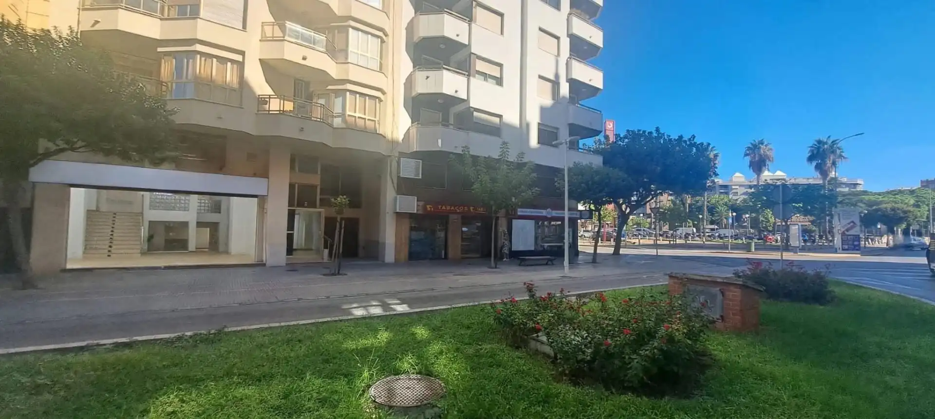 Business premises for sale in Avenida MARQUES DE CAMPO 9