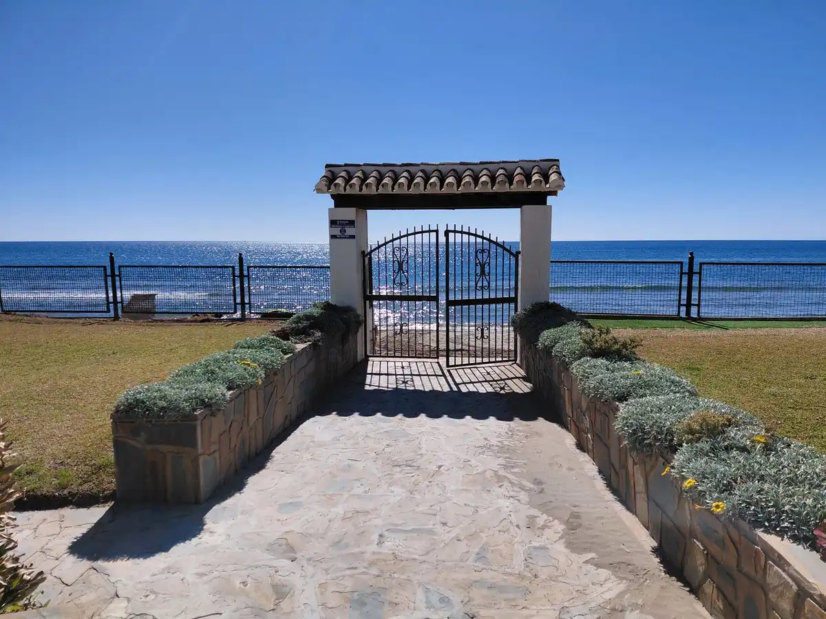 Ático en venta en Marbella con Terraza, Trastero y Piscina