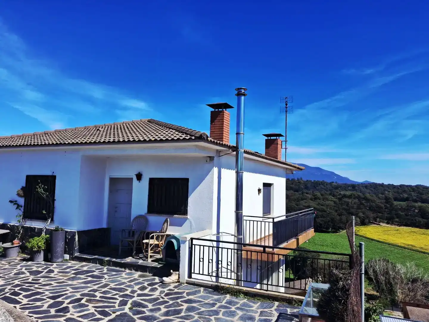 Vista exterior de Casa o chalet en venta en Llinars del Vallès con Jardín privado, Trastero y Amueblado
