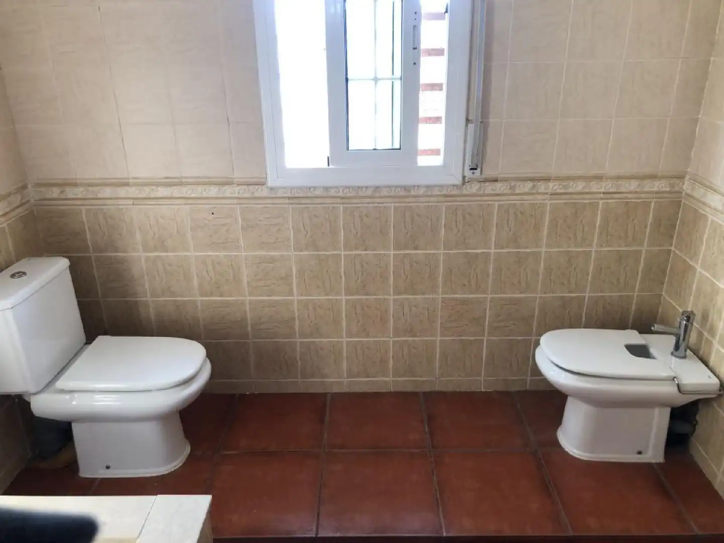 Bany de Casa o xalet en venda en Calafell amb Jardí privat, Terrassa i Piscina comunitària