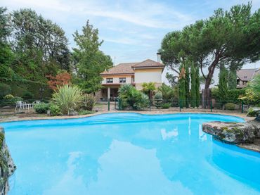 Chalet con piscina en venta en El Guijo - Colonia España