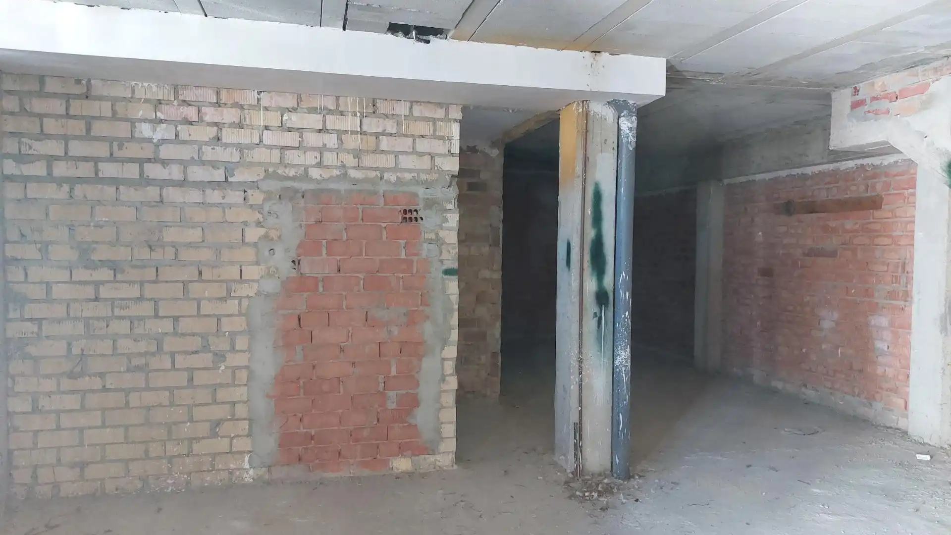 Local en venta en Sanlúcar la Mayor