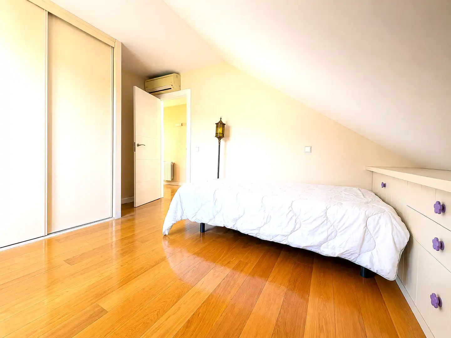 Habitación de Casa o chalet de alquiler con opción a compra en Ciudalcampo con Aire acondicionado, Calefacción y Jardín privado