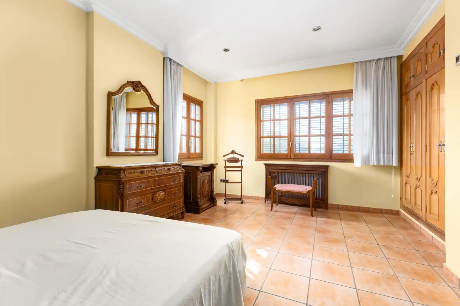 Dormitori de Casa o xalet en venda en Mataró amb Terrassa i Piscina
