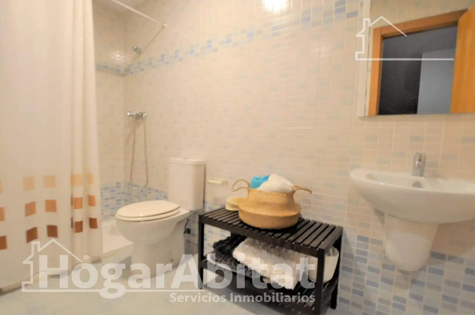 Bathroom of Attic for sale in Alcàsser  with Air Conditioner, Parquet flooring and Terrace