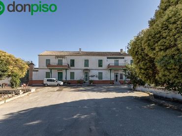Casa rústica amb piscina en venda a Polígono Los Sáez