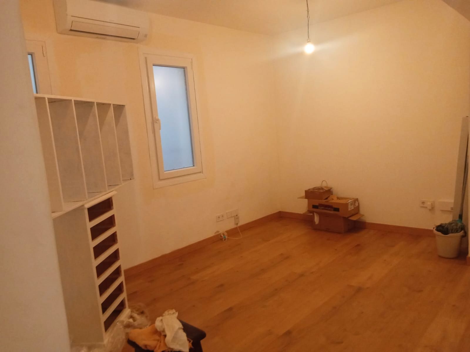 Bedroom of Flat to rent in  Madrid Capital  with Air Conditioner, Heating and Washing machine