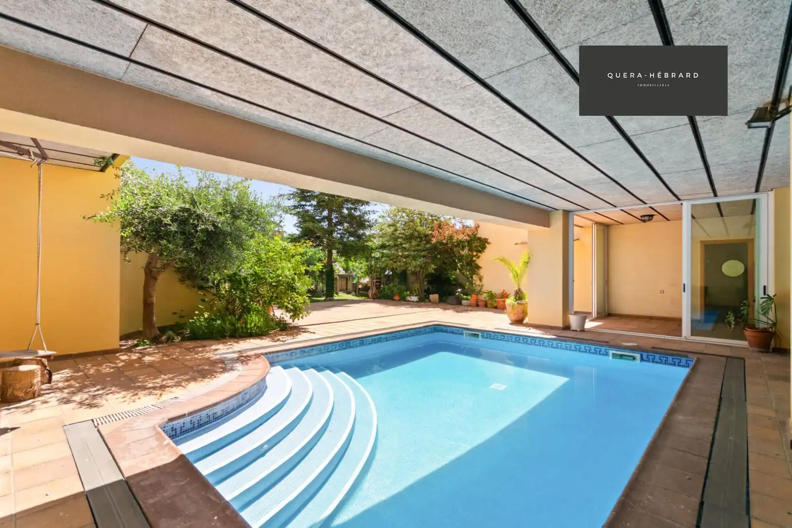 Schwimmbecken von Haus oder Chalet zum Verkauf in Terrassa mit Klimaanlage, Heizung und Terrasse