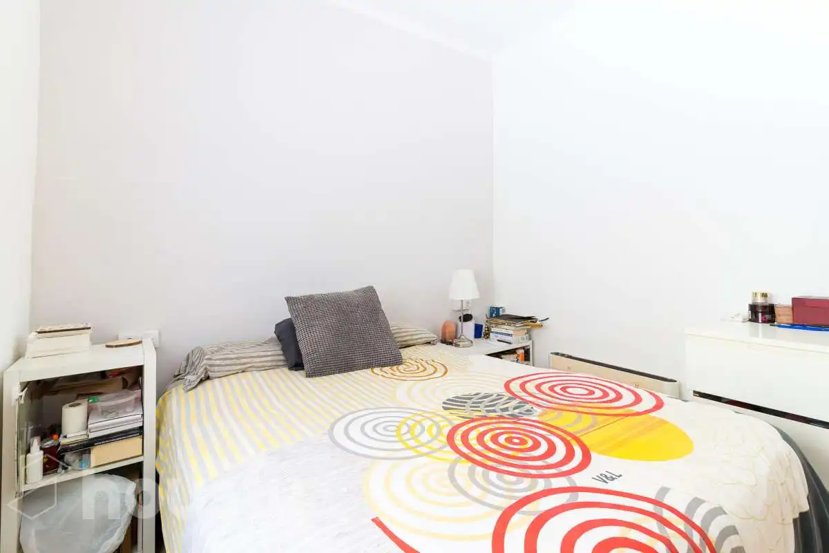 Schlafzimmer von Erdgeschoss zum Verkauf in Barcelona mit Heizung, Parkett und Terrasse