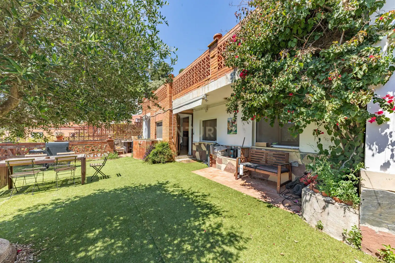Jardí de Casa o xalet en venda en Sant Cugat del Vallès amb Jardí privat i Traster