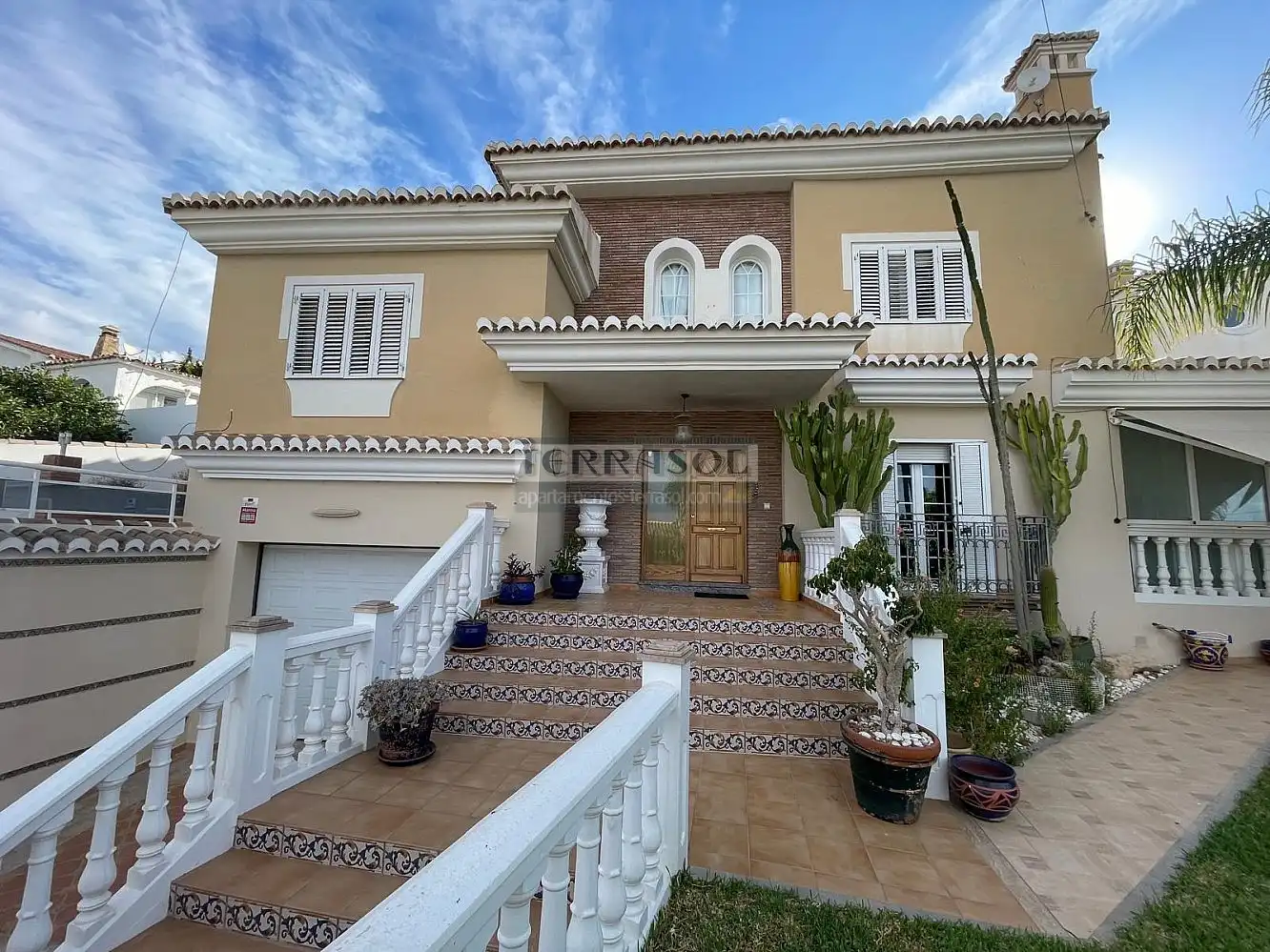 Vista exterior de Casa o xalet en venda en Vélez-Málaga amb Aire condicionat, Calefacció i Terrassa