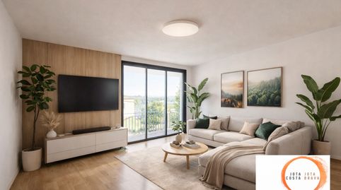 CASA Y LOCAL CERCA DE GIRONA
