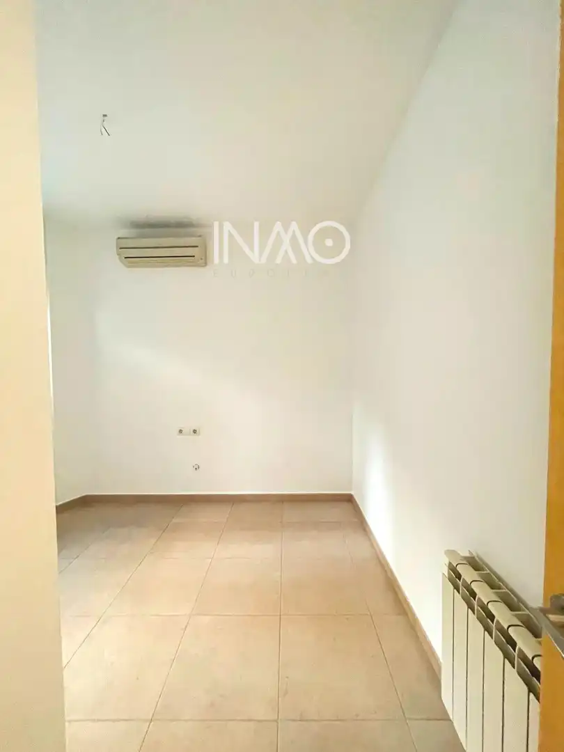 Bedroom of Flat for sale in Rubí  with Air Conditioner, Heating and Terrace