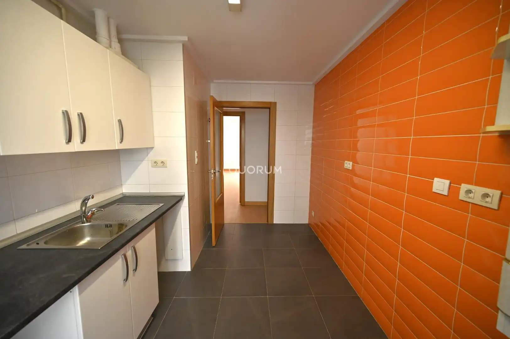 Küche von Wohnung zum Verkauf in Erandio mit Heizung und Abstellraum