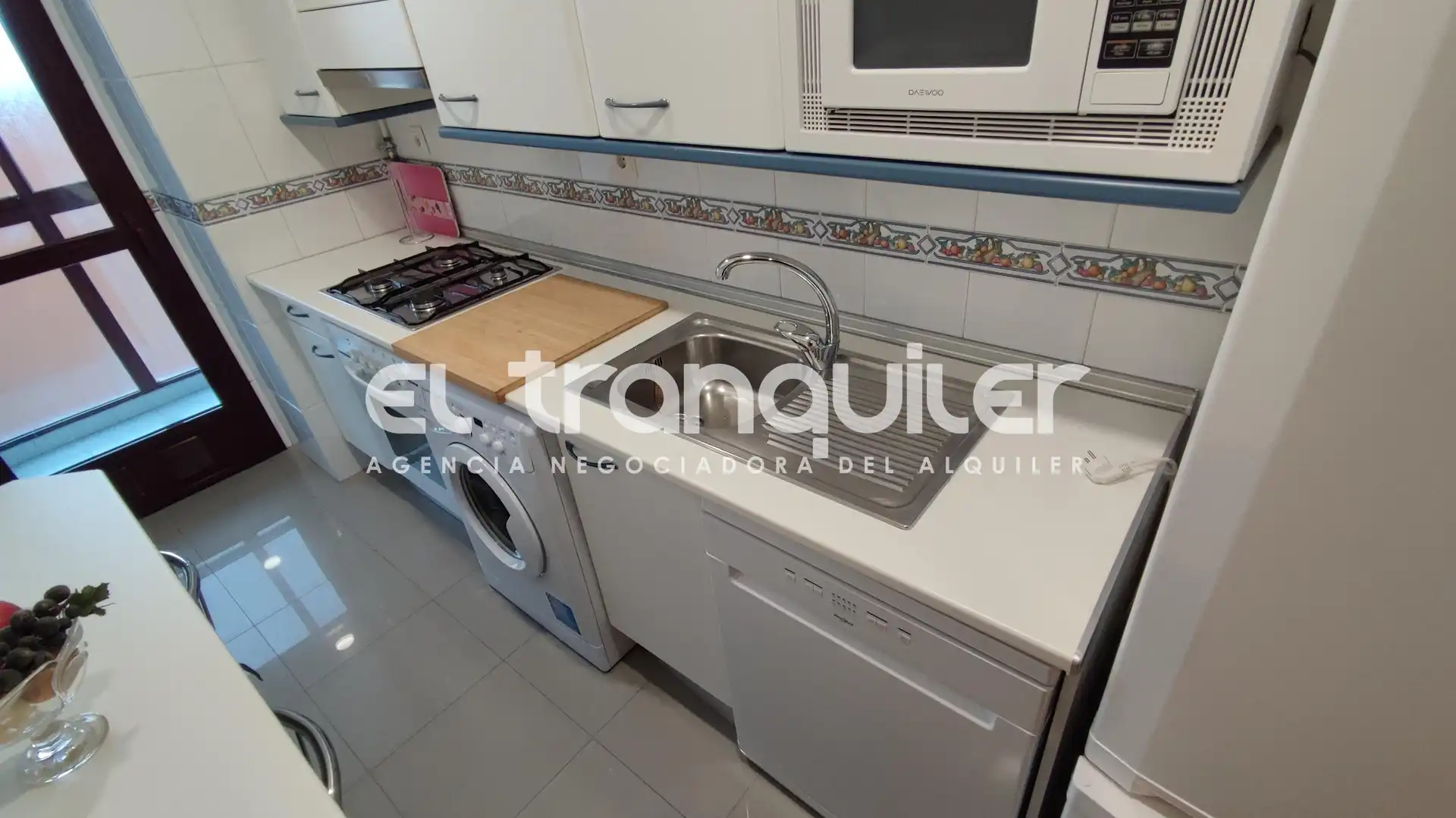 Cuina de Pis de lloguer en Madrid amb Aire condicionat, Parquet i Piscina