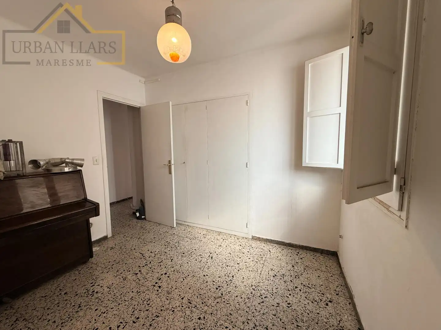 Schlafzimmer von Wohnung zum Verkauf in Mataró mit Balkon