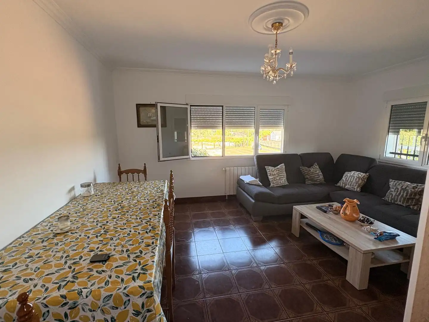 Sala d'estar de Casa o xalet en venda en Teo amb Calefacció, Jardí privat i Terrassa