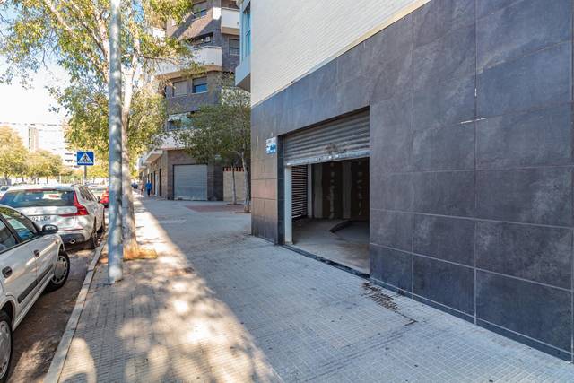 Local comercial en Alquiler en Carrer l'Alguer, 1 en Ensanche - Río Júcar