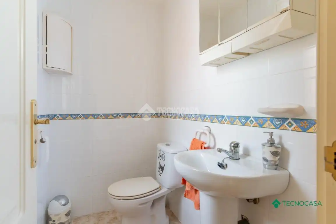 Bathroom of Detached homes for sale in Roquetas de Mar  with Air Conditioner and Terrace