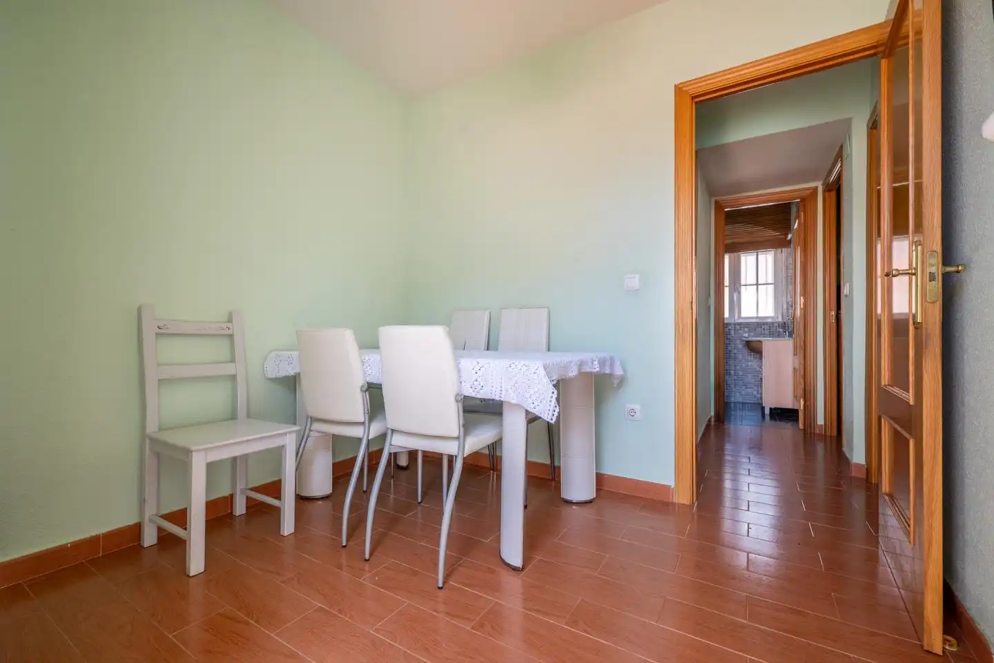 Esszimmer von Erdgeschoss zum Verkauf in Ávila mit Heizung, Privatgarten und Terrasse