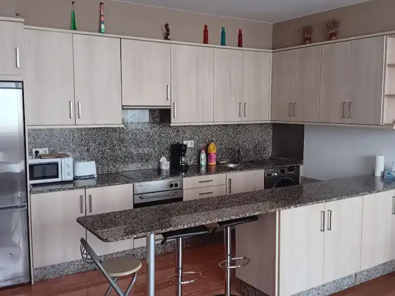 Cuina de Apartament de lloguer en A Coruña Capital  amb Moblat
