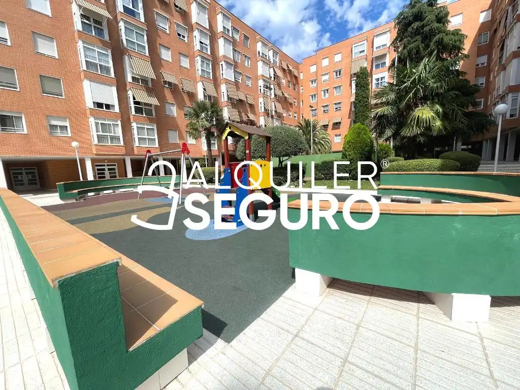 Appartamento con piscina in affitto a Ladera de los almendros, imagen 20